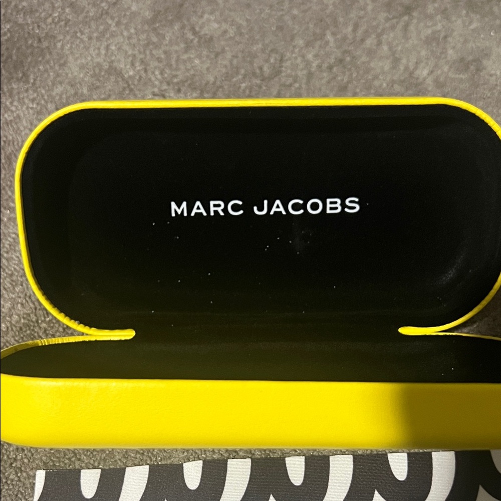 Marc Jacobs Blush Square Sunglasses - Picture 4 of 5